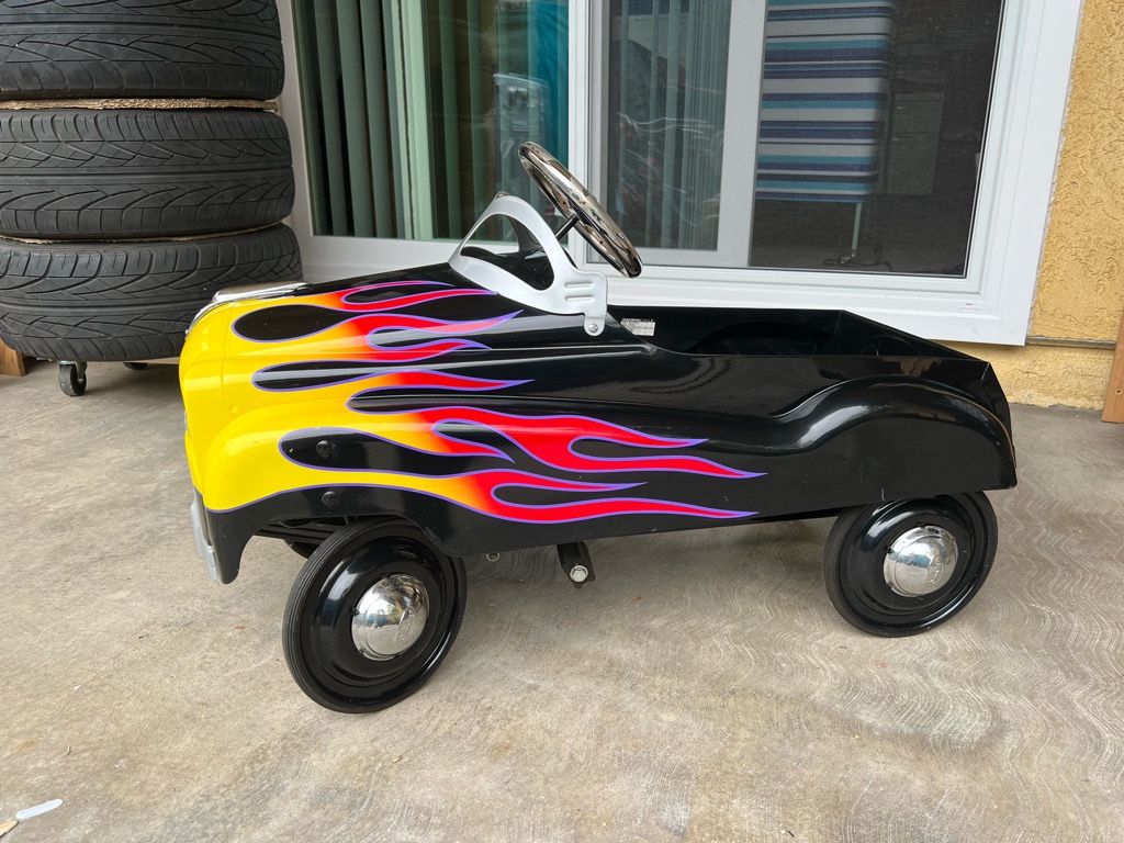 Hot Rod Pedal Car / Pacific Cycle Instep Car