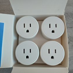 Set of 4 Smartplugs in Original Box, White Color