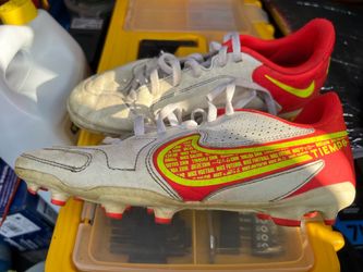 Soccer cleats 5.5”
