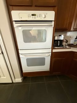 GE Double Oven - Electric