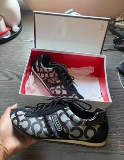 Size 6.5 women sneakers