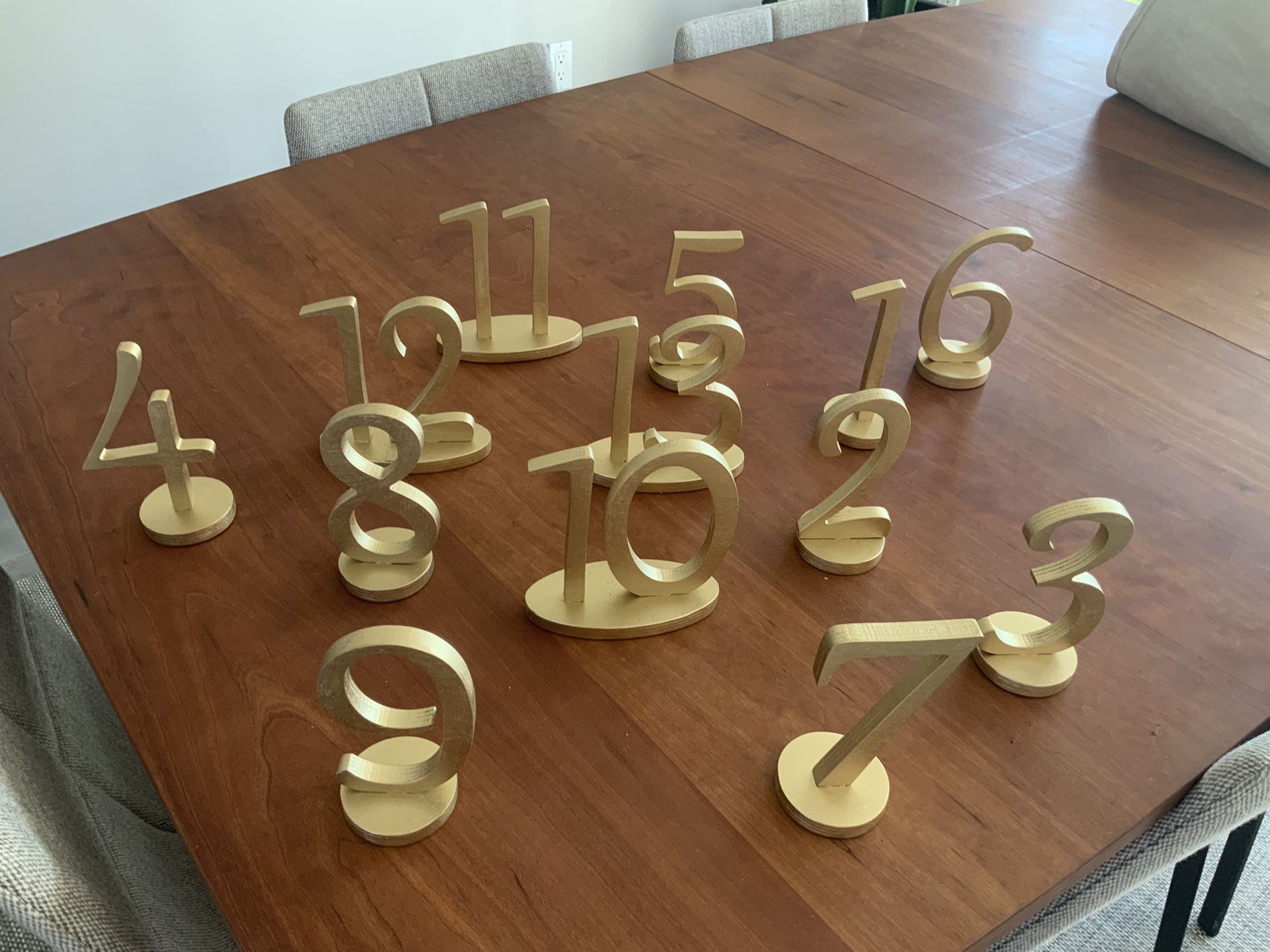 Table Numbers (1-13) Gold
