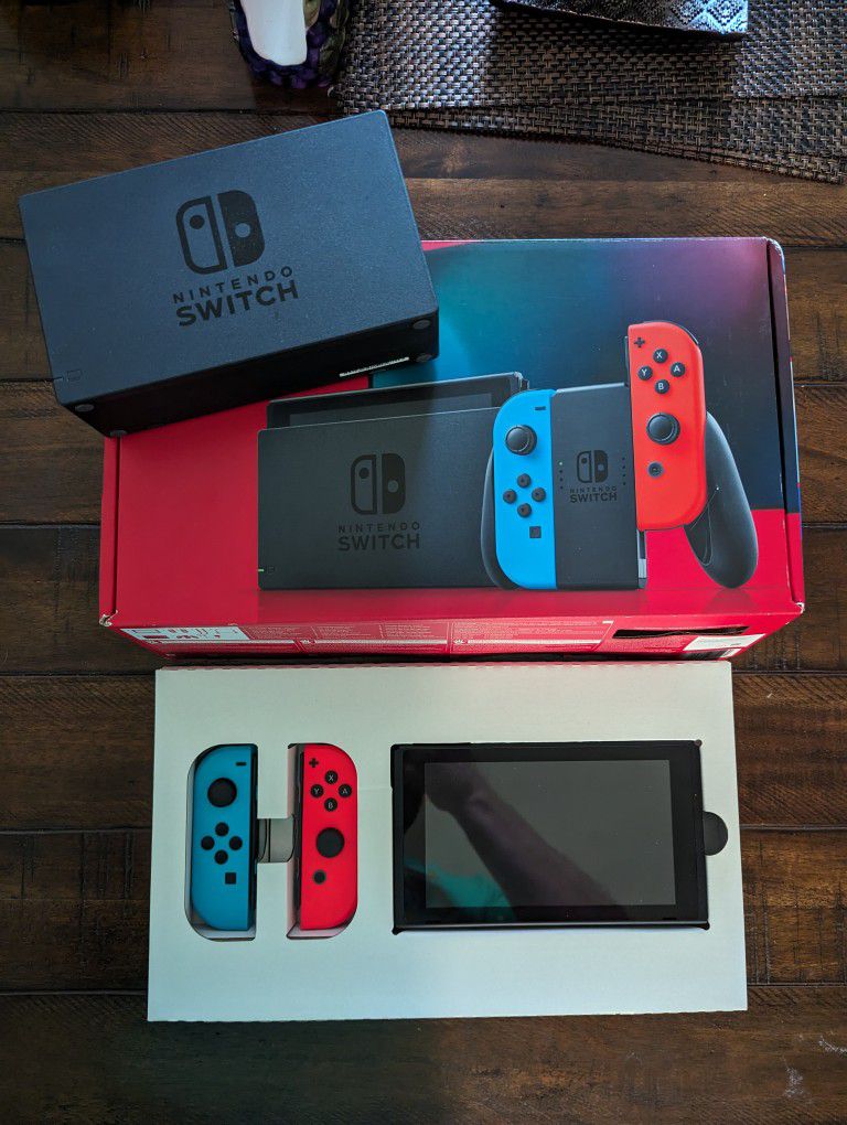 Nintendo Switch Bundle!! Like New Console And 8 Games 