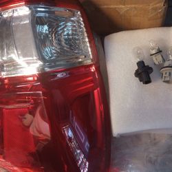 Passenger Right Side Rear Tail Light Brake Lamp Assembly Replacement for Toyota Tacoma 