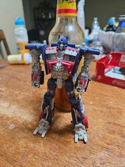 Universal Studios exclusive Dotm Optimus Prime