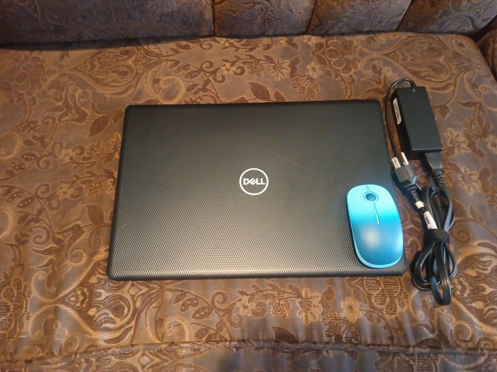 Laptop Dell Inspiron 3583-8gb Ram-128gb HD SSD Solid Go-od For Stud-ents Bue-na-para Estu-diantes.