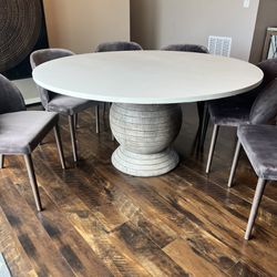 Round Dining Room Table w/Chairs