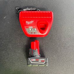 Milwaukee M12 12-Volt Lithium-Ion 4.0 Ah Compact Battery
