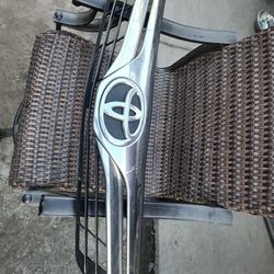 2015 Toyota Camry Emblem With The Grill 