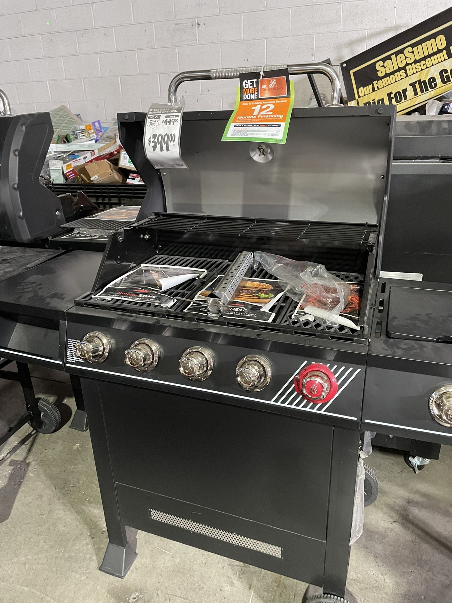 Dyna Glo 3 Burner Gas Grill
