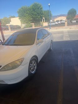 2006 Toyota Camry Le White 4-Door Sedan