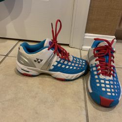 Yonex Power Carbon Woman’s Sneakers Size 6