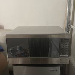Panasonic (the genius Sensor 1250W) Microwave