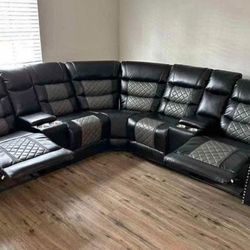Black Reclining Sectional With 2 Recliners. Brand New.