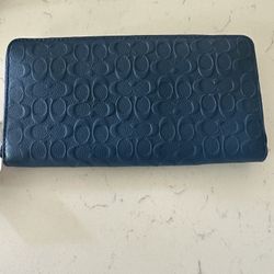Coach Accordion Zip Wallet In Denim Liden Color