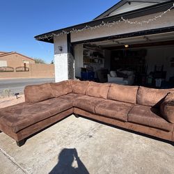 Sectional couch,can deliver