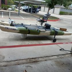 Pontoon Kayak  w/trolling  motor & battery