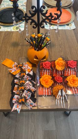 Halloween pens, hair clips and bows