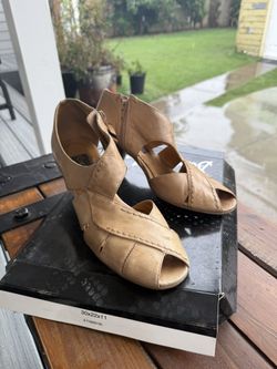 Women’s Leather Tan Heels Shoes European Size 39.5