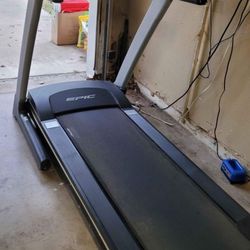 Proform EPIC View 550 Commercial Grade Treadmill In Good Condition 