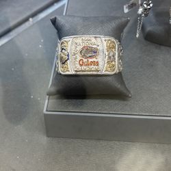 Silver Gators, Bangle