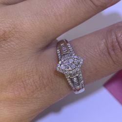 14K White Gold Diamond Ring 