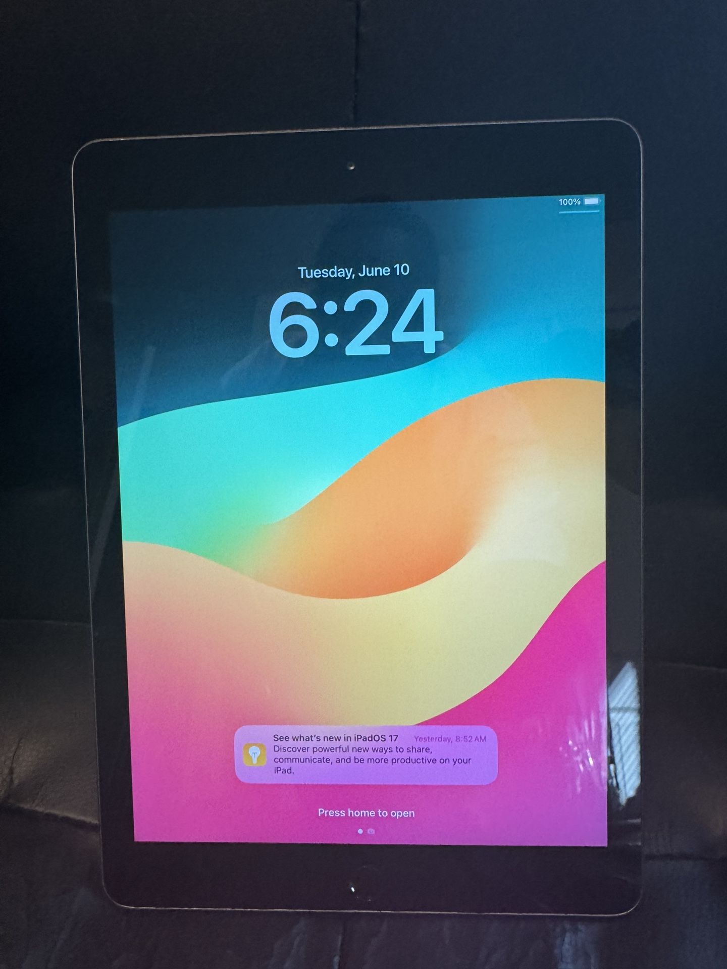 Apple IPad 6th generation (32GB) WiFi Only!!! Factory reset