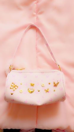 Cute light pink purse