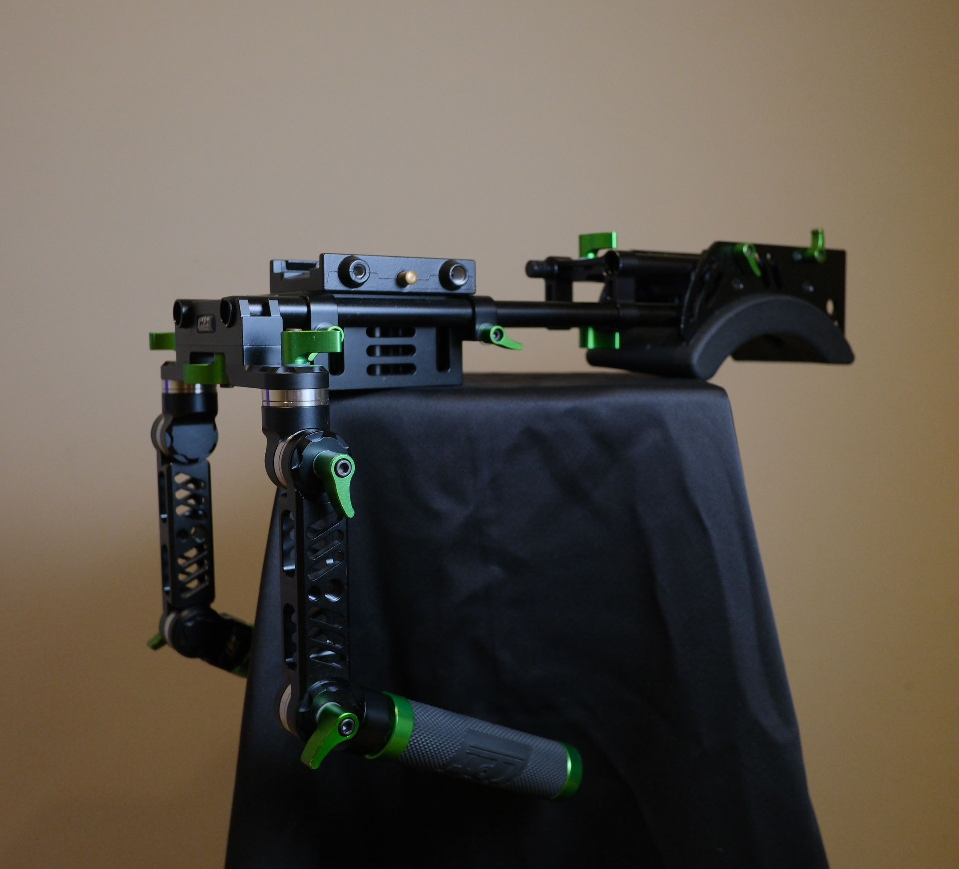 LanParte Shoulder Rig w/Manfrotto 577 Rapid Connect