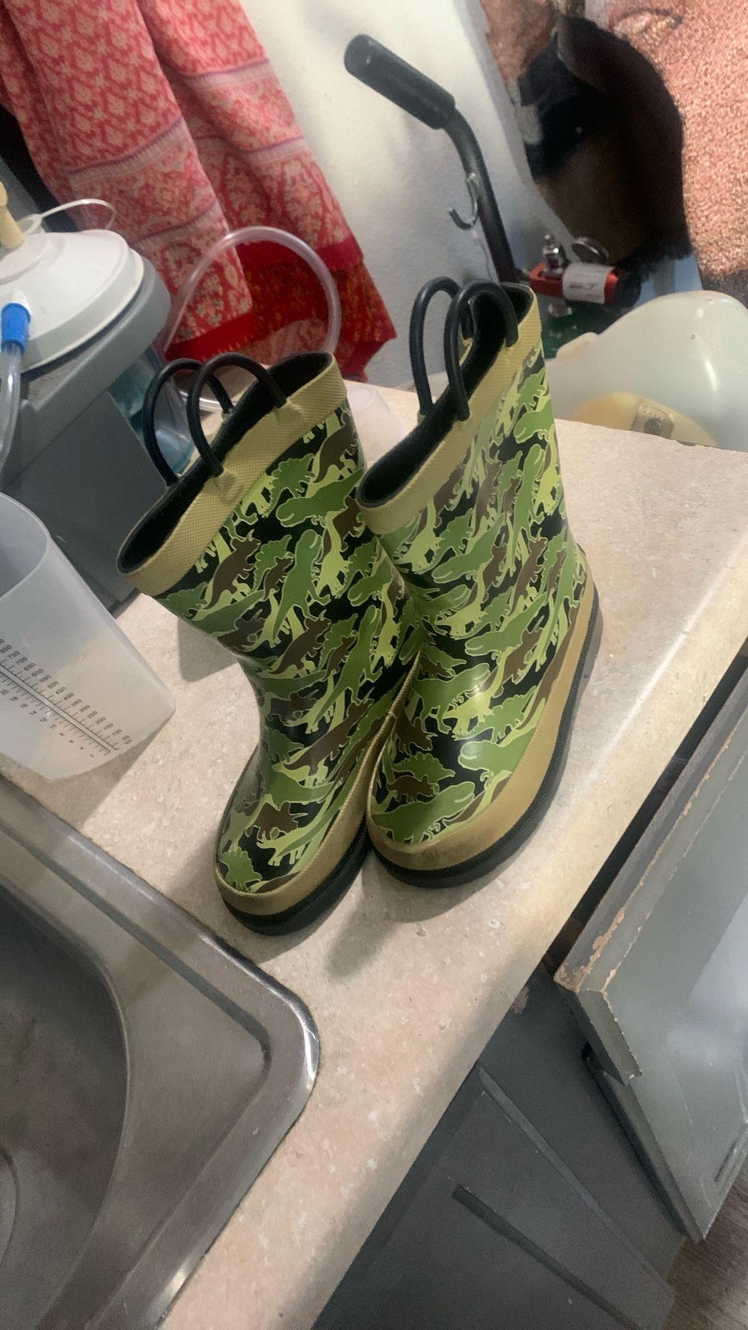 Boys size 9 dinosaur rain or snow boots