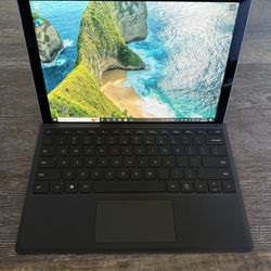 Microsoft Surface Pro 4 i5 CPU, 8GB RAM, 256GB Storage with Keyboard 
