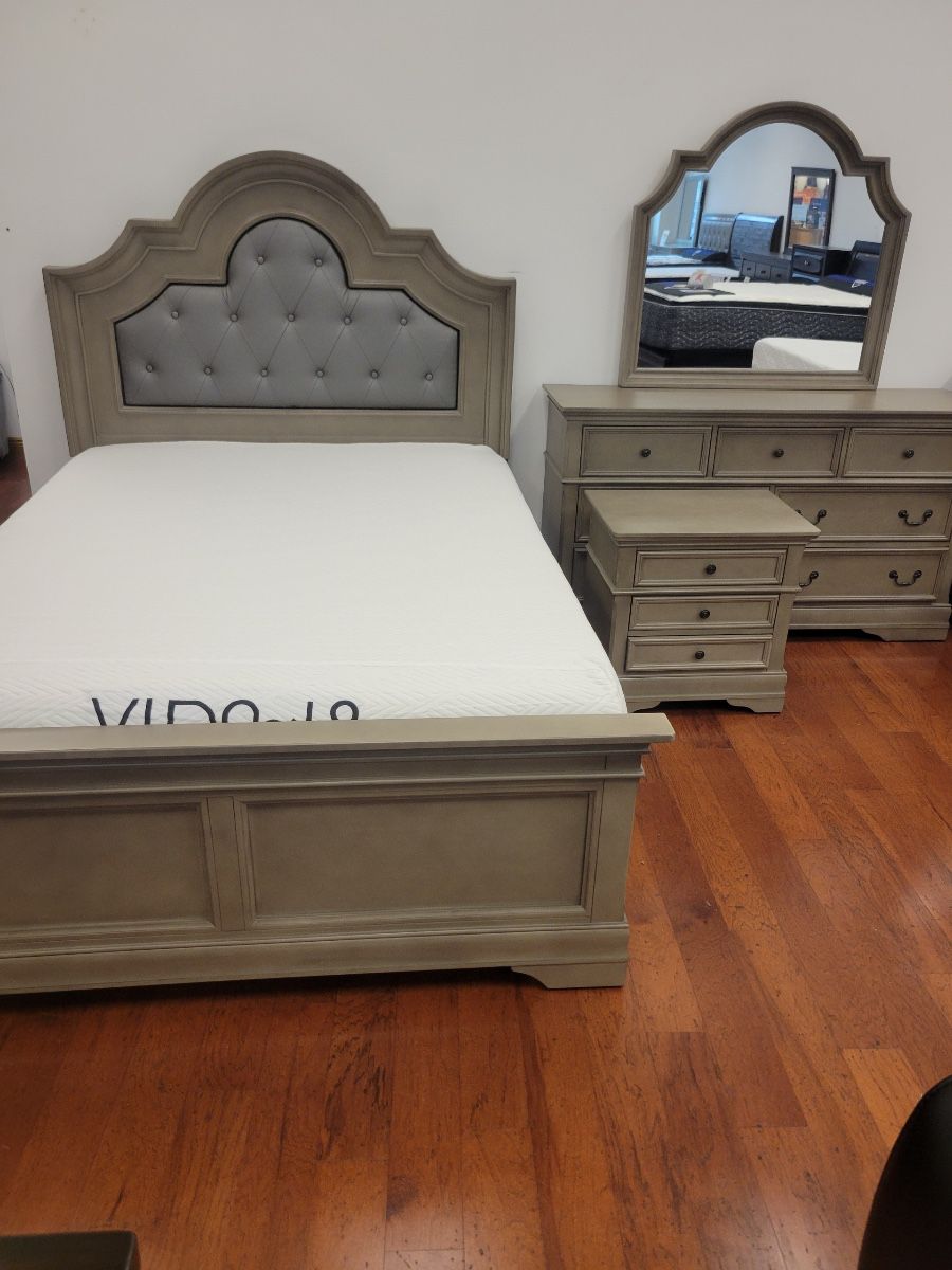 BEAUTIFUL NEW FRISCO QUEEN BEDROOM SET ON SALE ONLY $799. IN STOCK SAME DAY DELIVERY 🚚 EASY FINANCING 