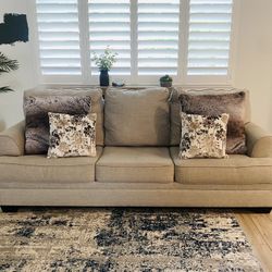 Beautiful Sofa in Excellent Condition