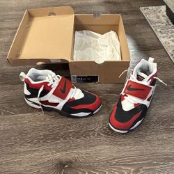 Men’s 10.5 Nike Air Diamond Turf 2010