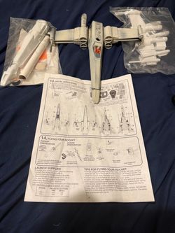 Estes Star Wars X-Wing Set Flying Model Rocket selling for parts see pics