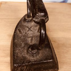 Vintage Solid Cast Iron Early Manual Iron 1XL 7