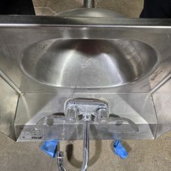 Lot Of Hand Sinks 