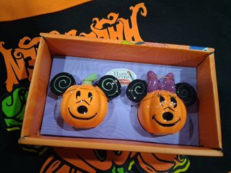 Mickey and Minnie salt and pepper