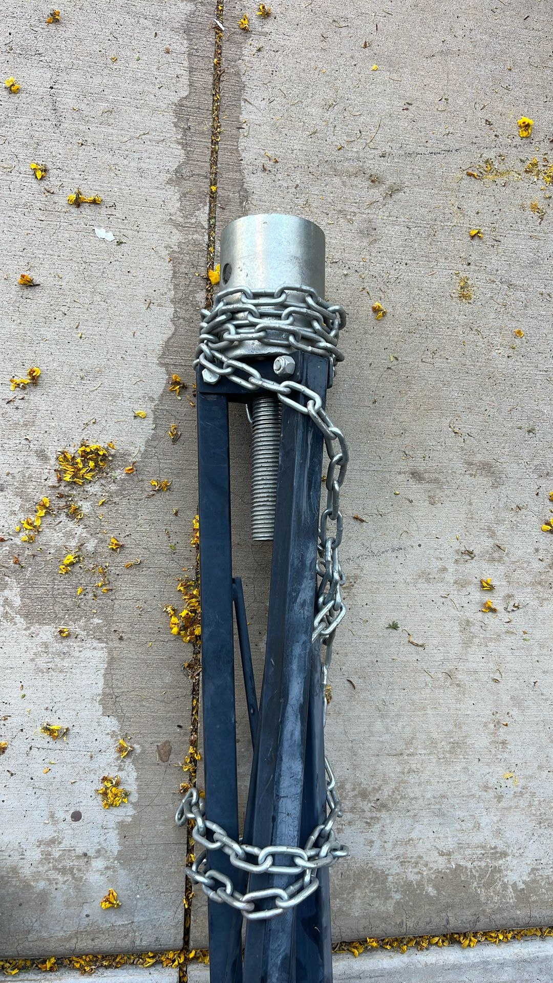 Fifth Wheel Front Stabilizer