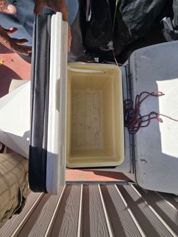Motorcycle cargo trailer
