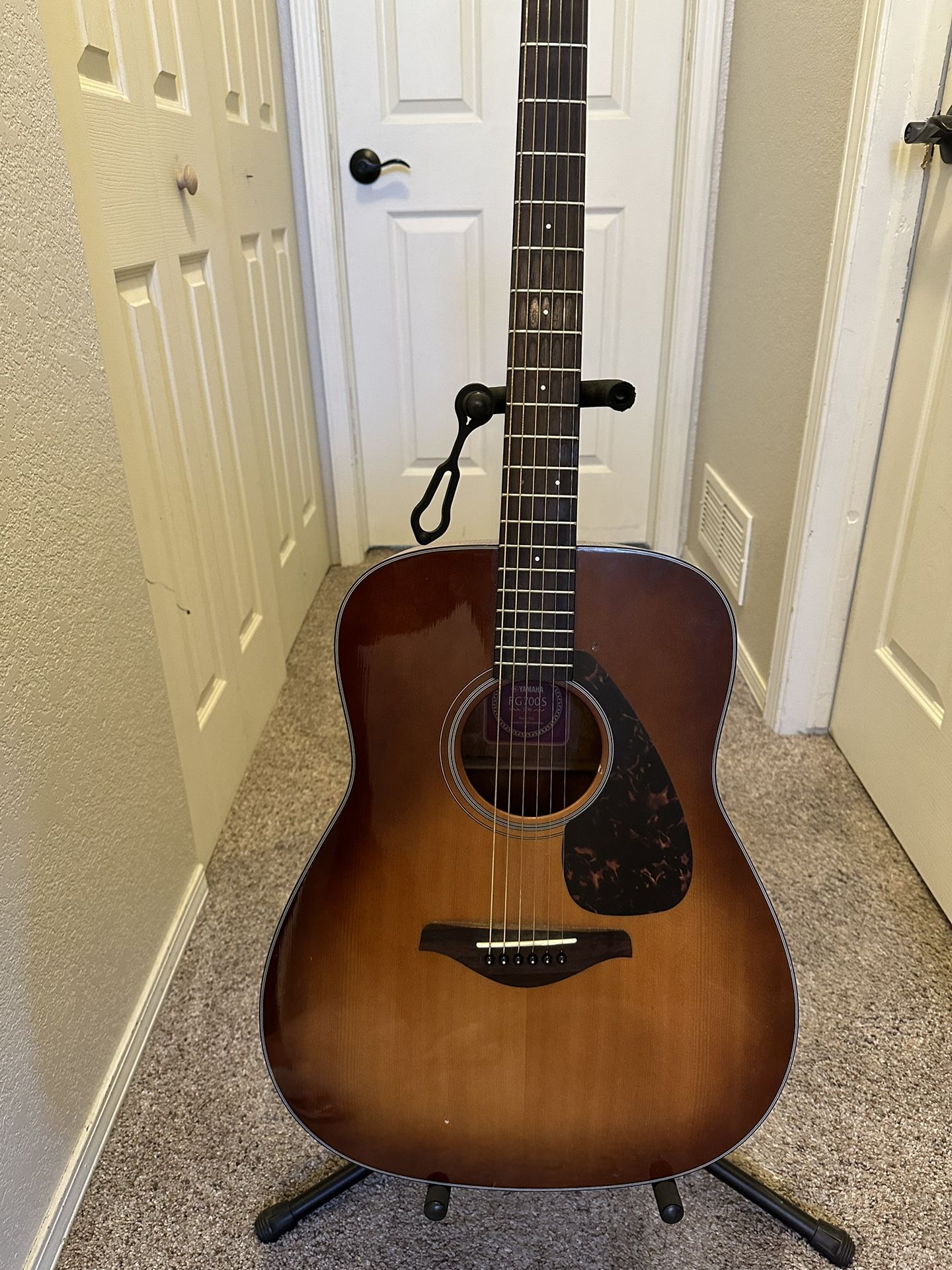 Yamaha Guitar / Guitarra 