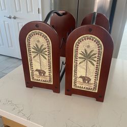 Vintage wooden And Black Metal Wine Rack eleplant Stand 6 Bottle Capacity