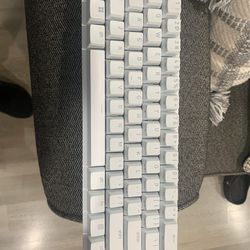 Razer - Huntsman Mini 60% Wired Optical Clicky Switch Gaming Keyboard with Chroma RGB Backlighting - Mercury 