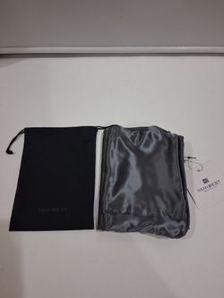 Yanibest pillowcase, new with tag, 100% mulberry silk, one piece, size 20"x30", gray