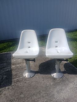 2 Plastic seats,Aluminum stands$40.