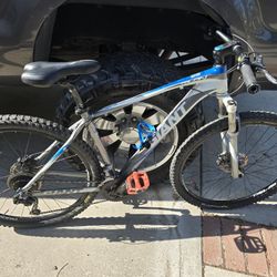 29er Giant Mountain Bike