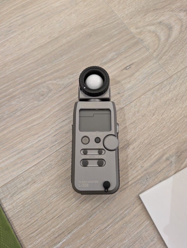 Sekonic L-358 Light Meter