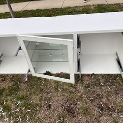 Free 70in entertainment center