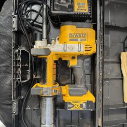 Dewalt Cordless grease gun