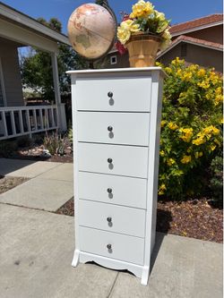 White 6 Drawer Dresser Chest of Drawers Furniture Great Condition